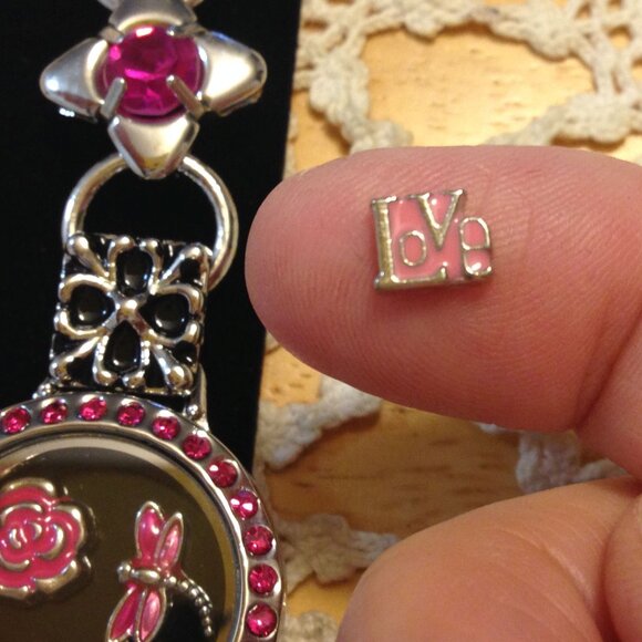 Floating Jewelry Bracelet with four floating charms - Picture 3 of 4